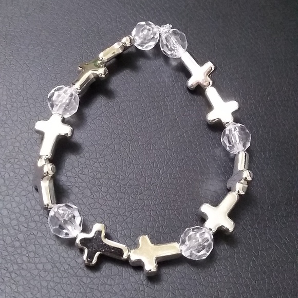 Crystal and silver cross stretch bracelet - Picture 1 of 2
